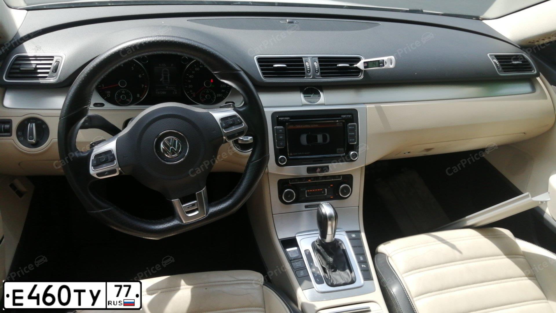 Фото автомобиля VOLKSWAGEN PASSAT, 2011 — госномер М691НО799. Цвет: Белый
