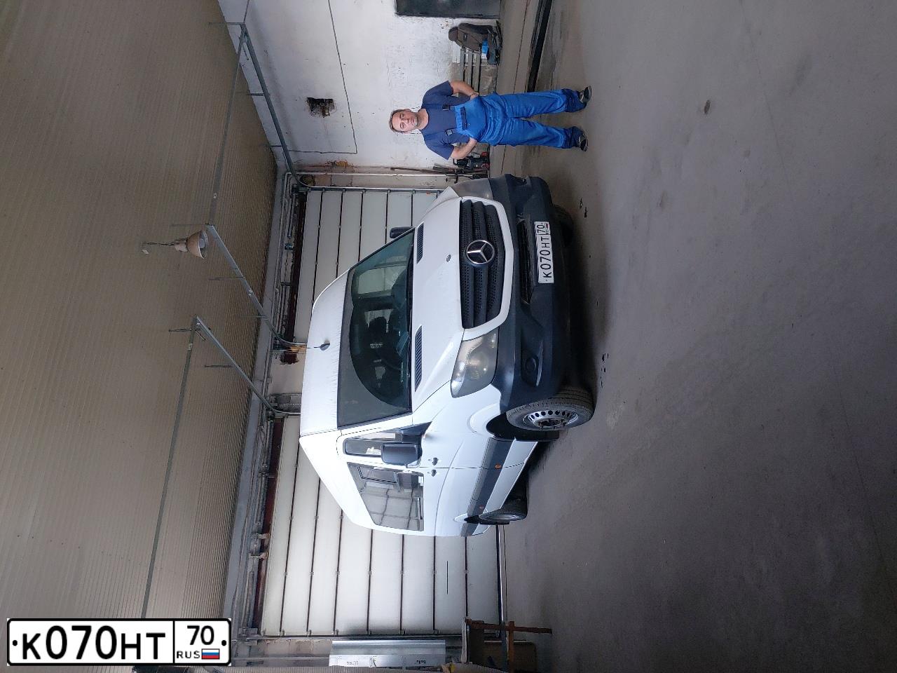 Фото автомобиля MERCEDES SPRINTER, 2015 — госномер К070НТ70. Цвет: Белый