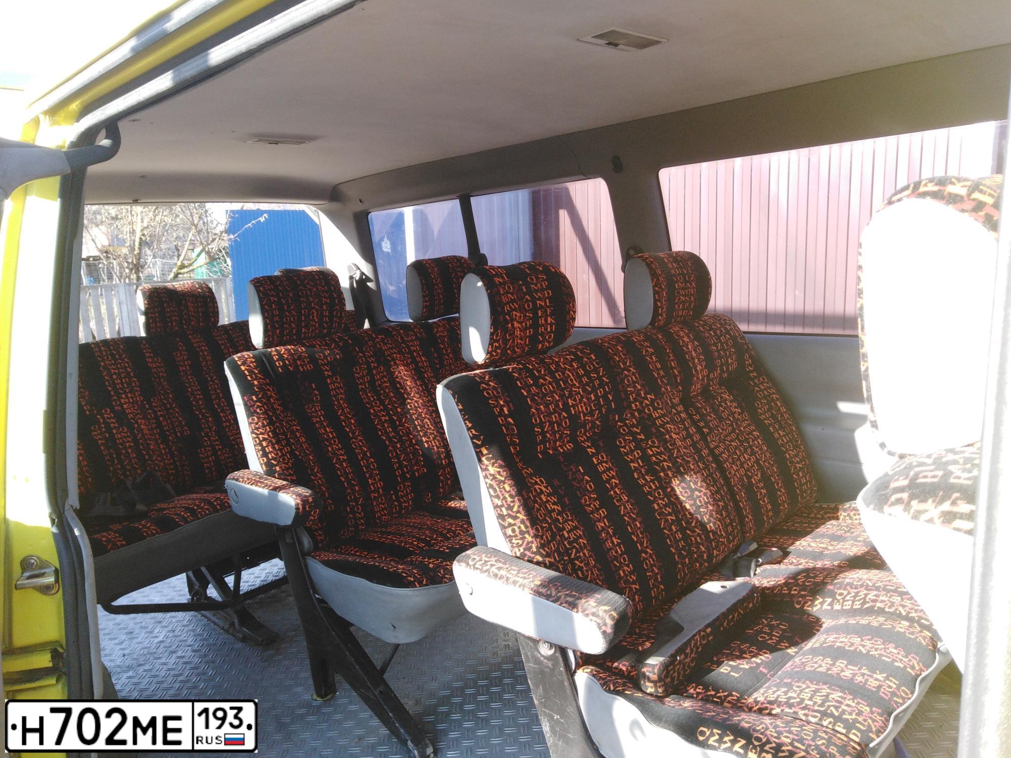 Фото автомобиля VOLKSWAGEN TRANSPORTER, 1995 — госномер М020ВО181. Цвет: ЖЁЛТЫЙ
