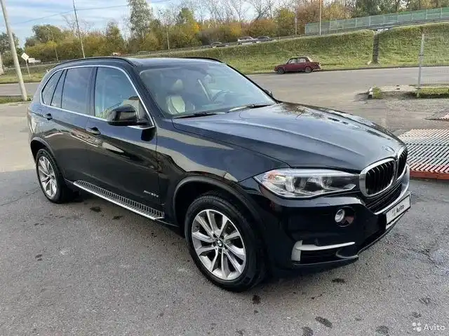 Фото автомобиля BMW X5, 2015 — госномер У759ОВ48. Цвет: ЧЕРНЫЙ