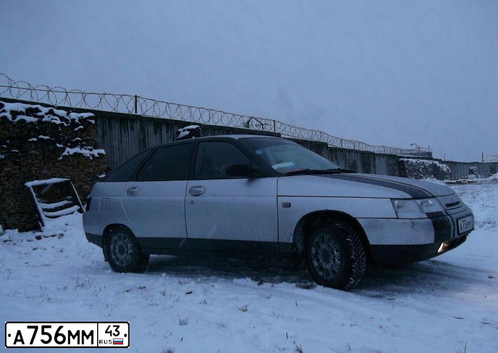 Фото автомобиля LADA 2112 LADA, 2006 — госномер У176АО44. Цвет: СВЕТЛО-СЕРЕБРИСТЫЙ МЕТАЛЛ