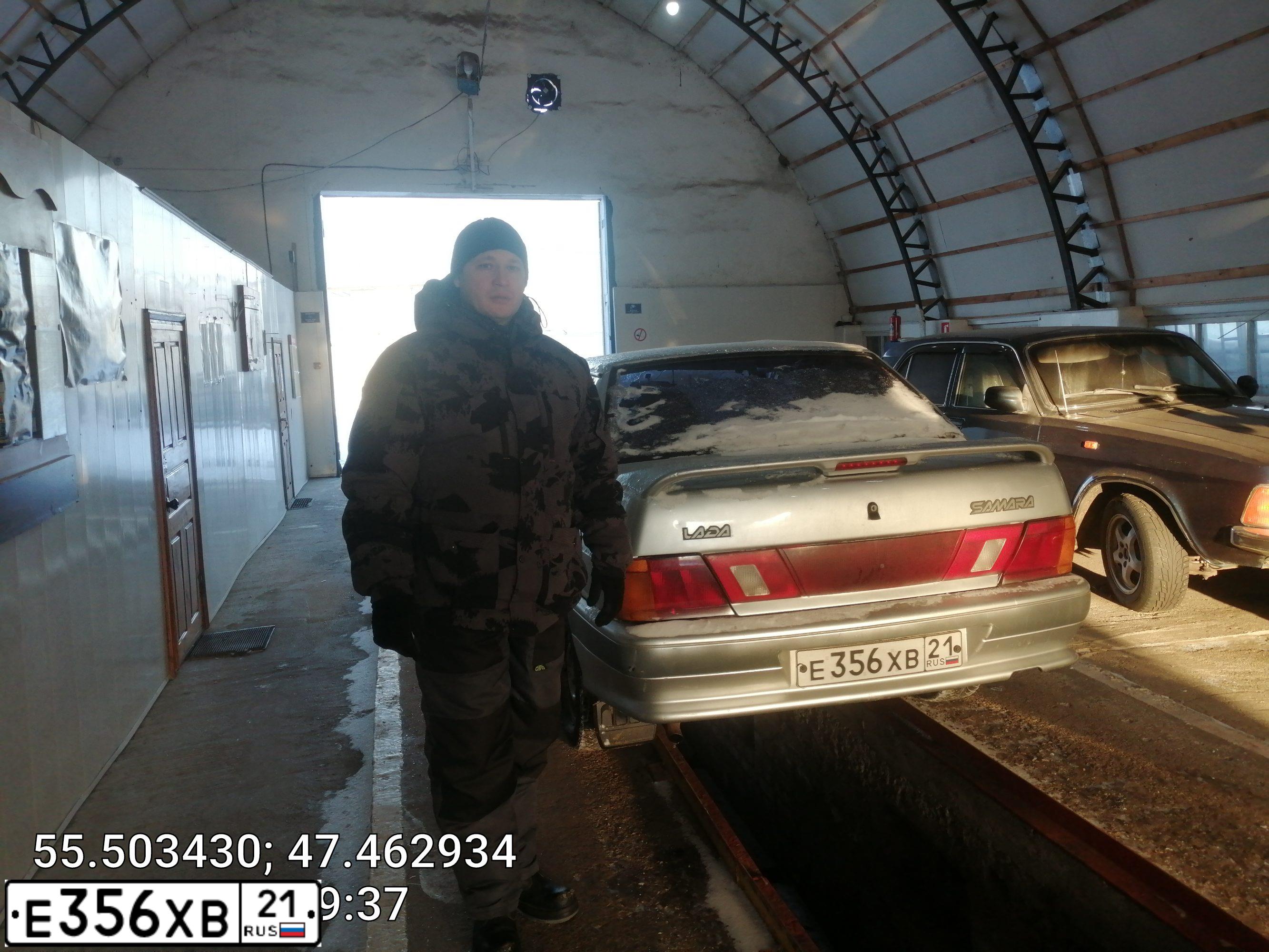 Фото автомобиля LADA 2115 SAMARA, 2005 — госномер В237КВ21. Цвет: Светло-Серебристый металлик