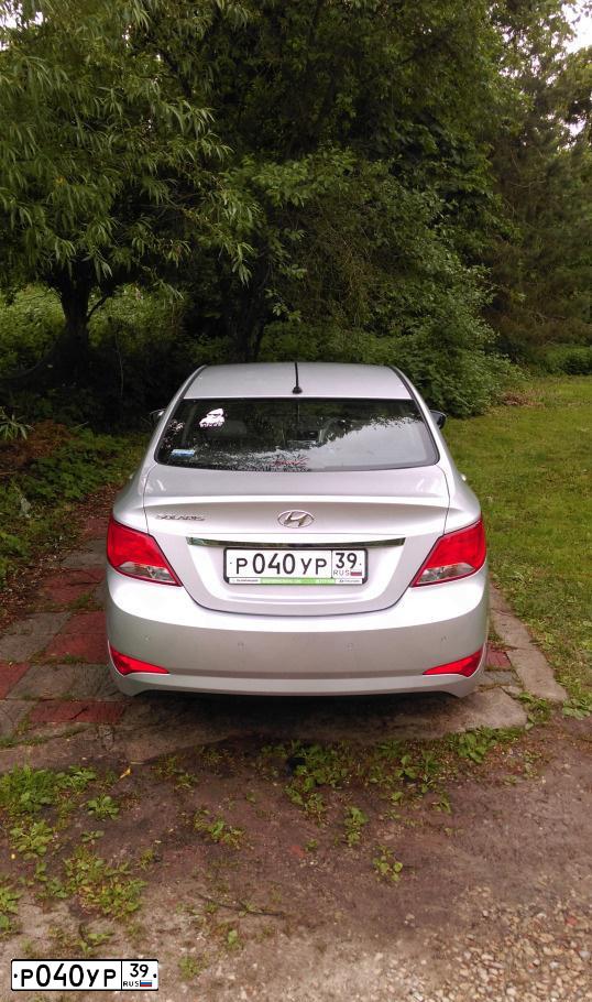 Фото автомобиля HYUNDAI SOLARIS, 2016 — госномер Р040УР39. Цвет: Серебристый