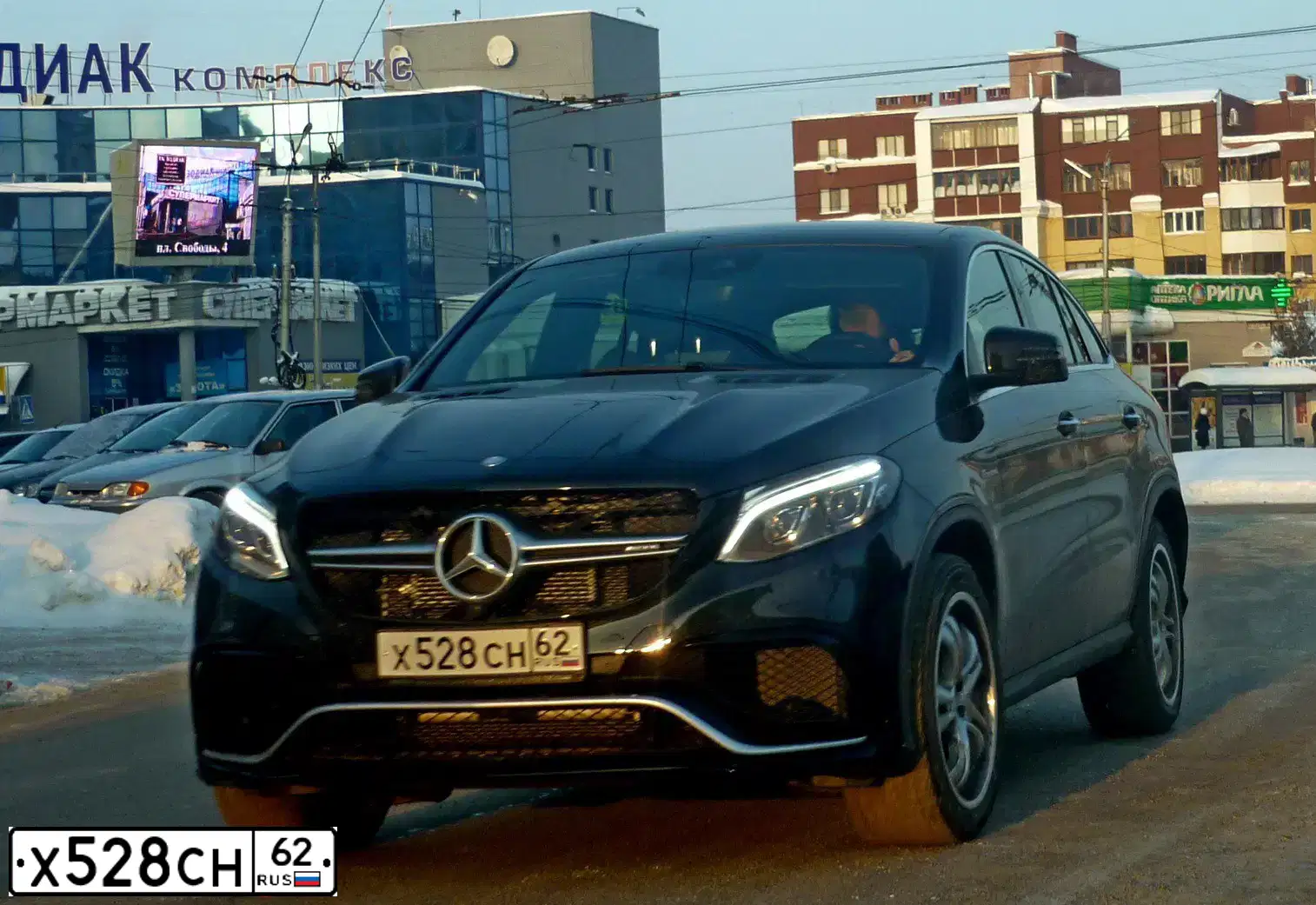 Фото автомобиля MERCEDES GLE-KLASSE, 2015 — госномер Х528СН62. Цвет: ЧЕРНЫЙ