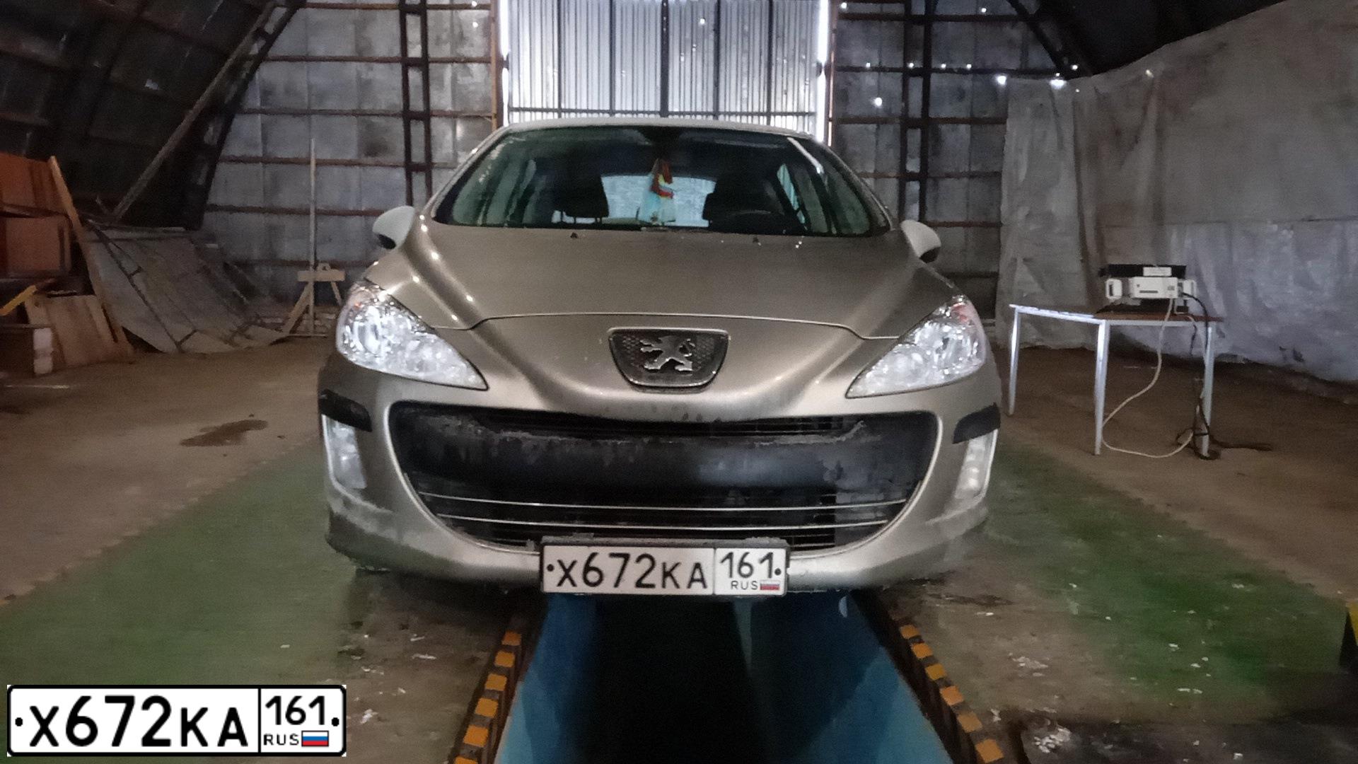 Фото автомобиля PEUGEOT 308, 2009 — госномер Х672КА161. Цвет: СЕРЫЙ