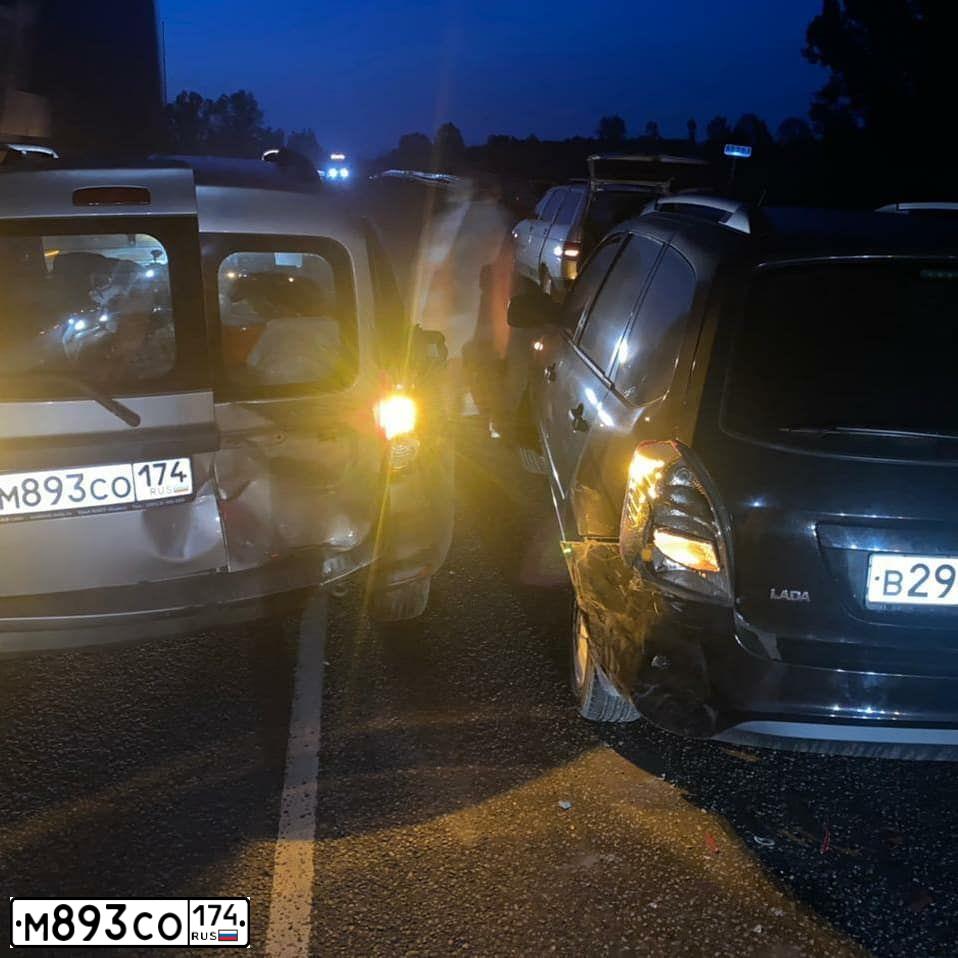 Фото автомобиля LADA LARGUS, 2014 — госномер М893СО174. Цвет: Белый