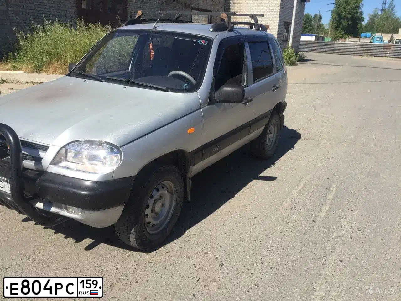 Фото автомобиля CHEVROLET NIVA, 2004 — госномер У435ТХ59. Цвет: СВЕТЛО-СЕРЕБРИСТЫЙ МЕТАЛЛ