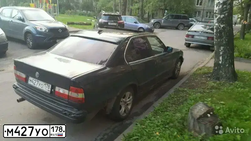 Фото автомобиля BMW SERIE 5, 1990 — госномер У126МТ47. Цвет: ЧЕРНЫЙ