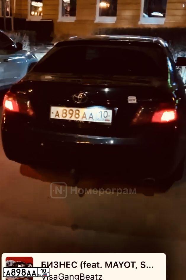 Фото автомобиля LANDROVER RANGE ROVER SPORT, 2010 — госномер О088РМ198. Цвет: ЧЕРНЫЙ