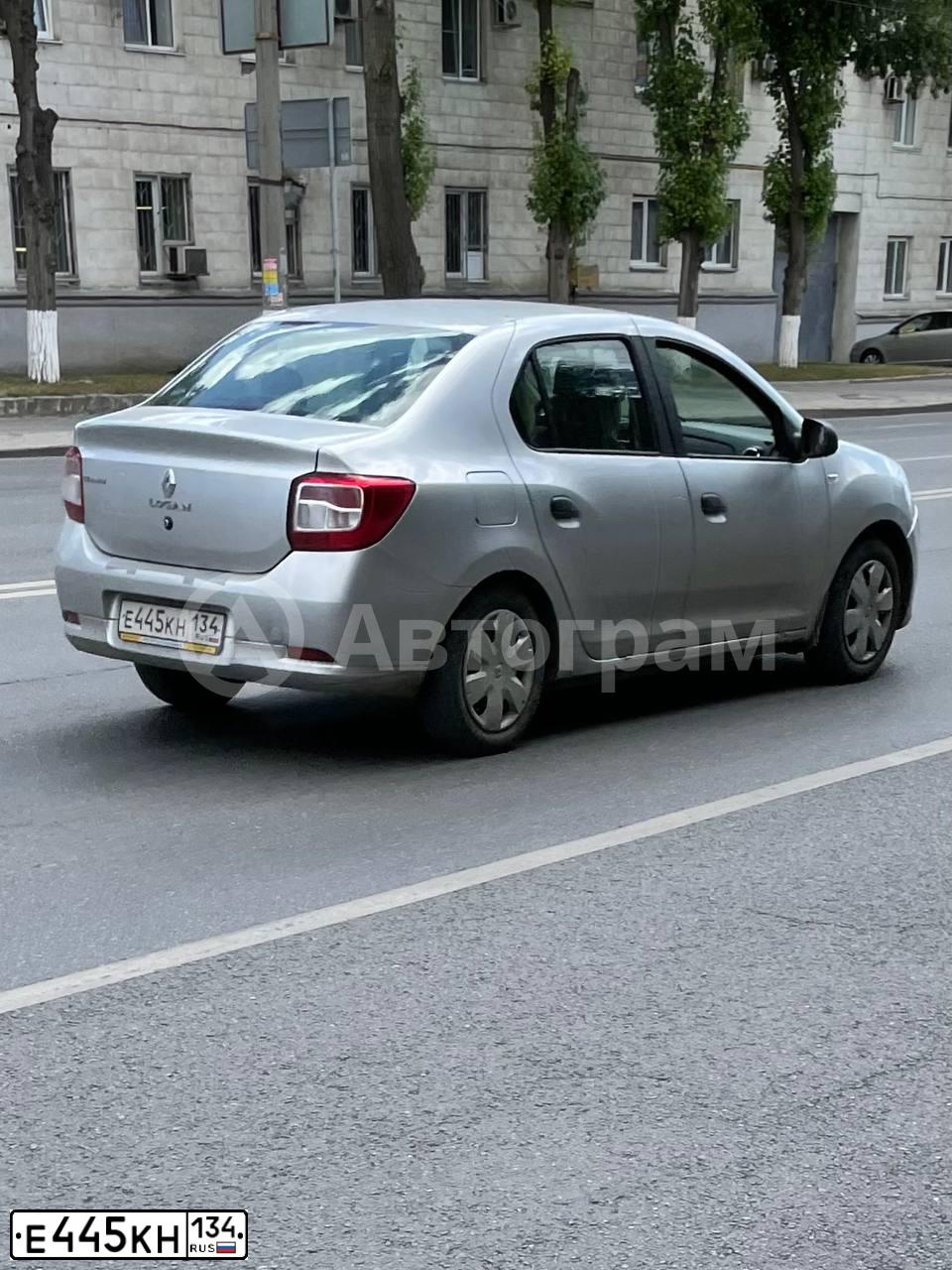Фото автомобиля RENAULT LOGAN, 2018 — госномер Е445КН134. Цвет: СВЕТЛО-СЕРЫЙ