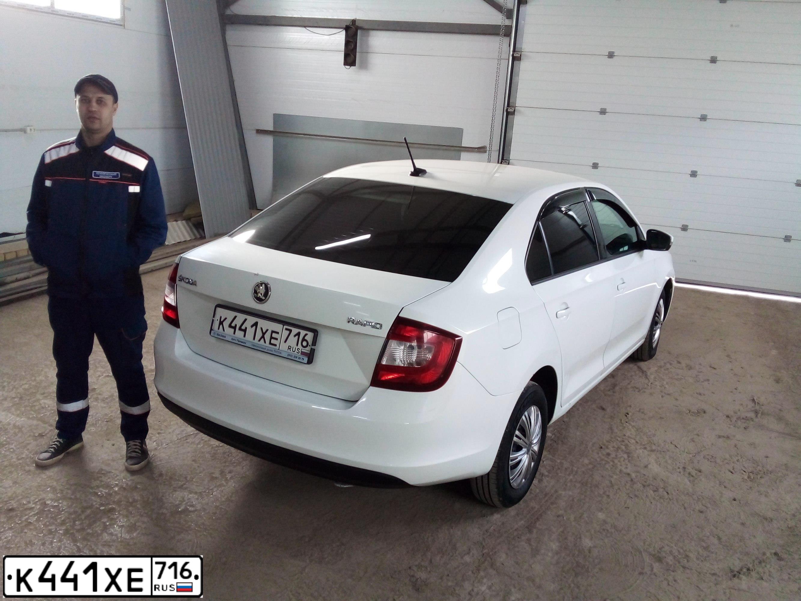 Фото автомобиля SKODA RAPID, 2019 — госномер К441ХЕ716. Цвет: Белый