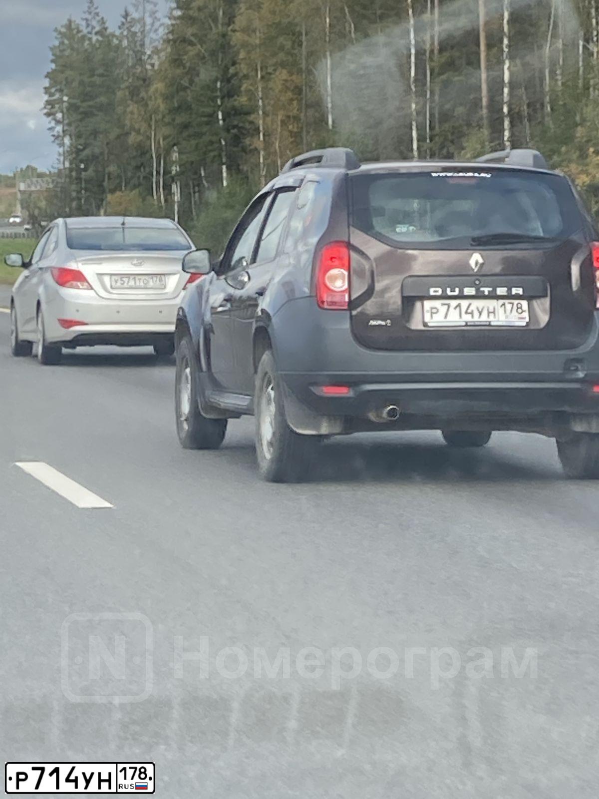 Фото автомобиля RENAULT DUSTER, 2014 — госномер Р714УН178. Цвет: ТЕМНО-КОРИЧНЕВЫЙ