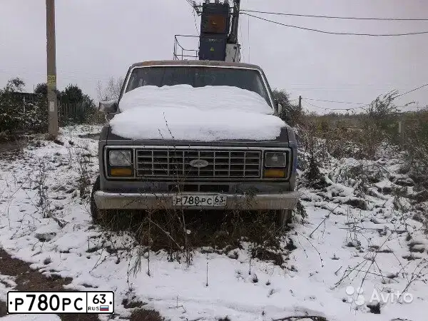 Фото автомобиля FORD ECONOLINE, 1988 — госномер Х062АК763. Цвет: СЕРЫЙ