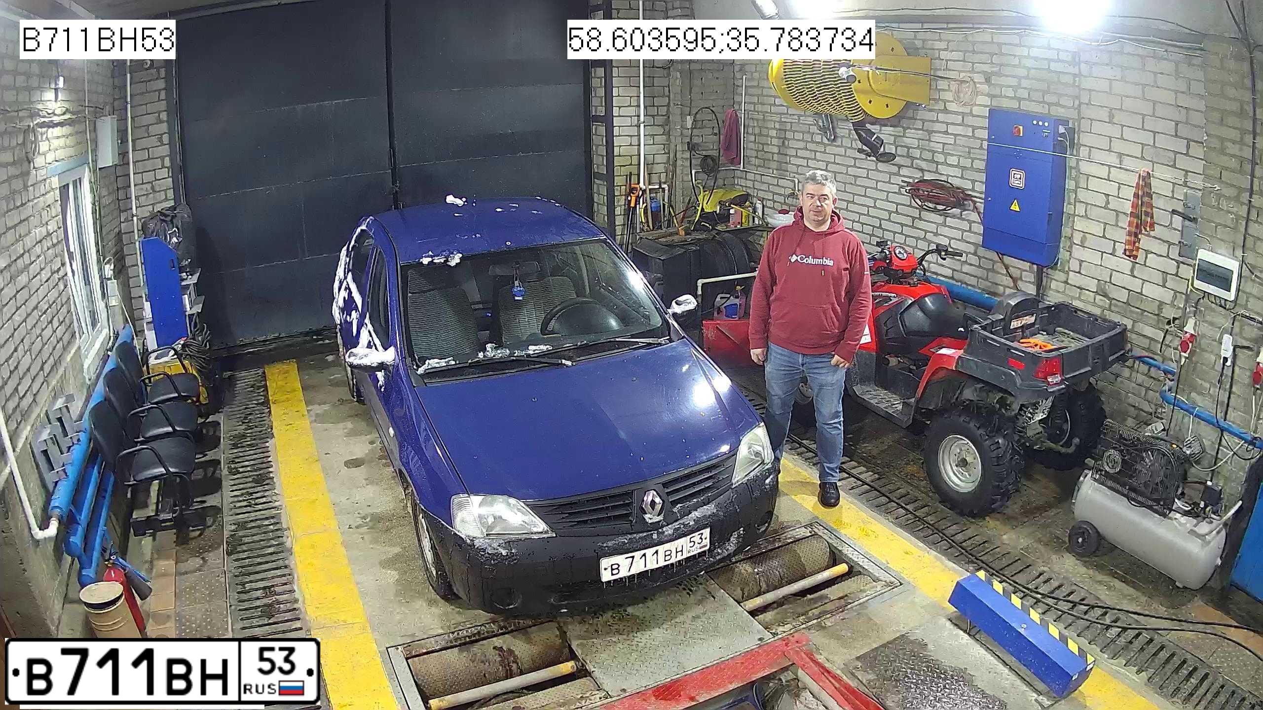 Фото автомобиля RENAULT T LOGAN, 2006 — госномер М523СС35. Цвет: ТЕМНО-СИНИЙ МЕТАЛЛИК
