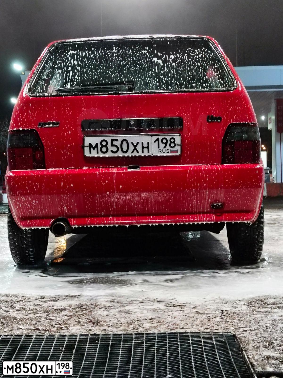 Фото автомобиля FIAT UNO, 1998 — госномер Н499УУ77. Цвет: Красный