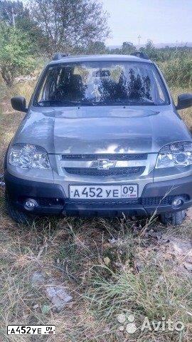 Фото автомобиля TOYOTA CAMRY, 2006 — госномер А425УЕ09. Цвет: СЕРЕБРИСТЫЙ