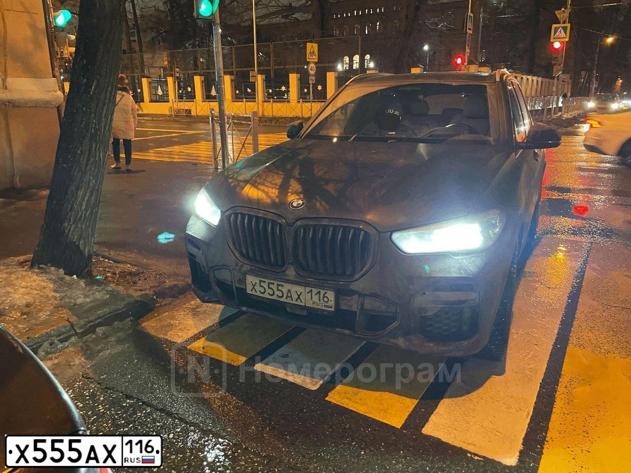 Фото автомобиля MERCEDES M-KLASSE, 2005 — госномер Х555АХ16. Цвет: Серебристый