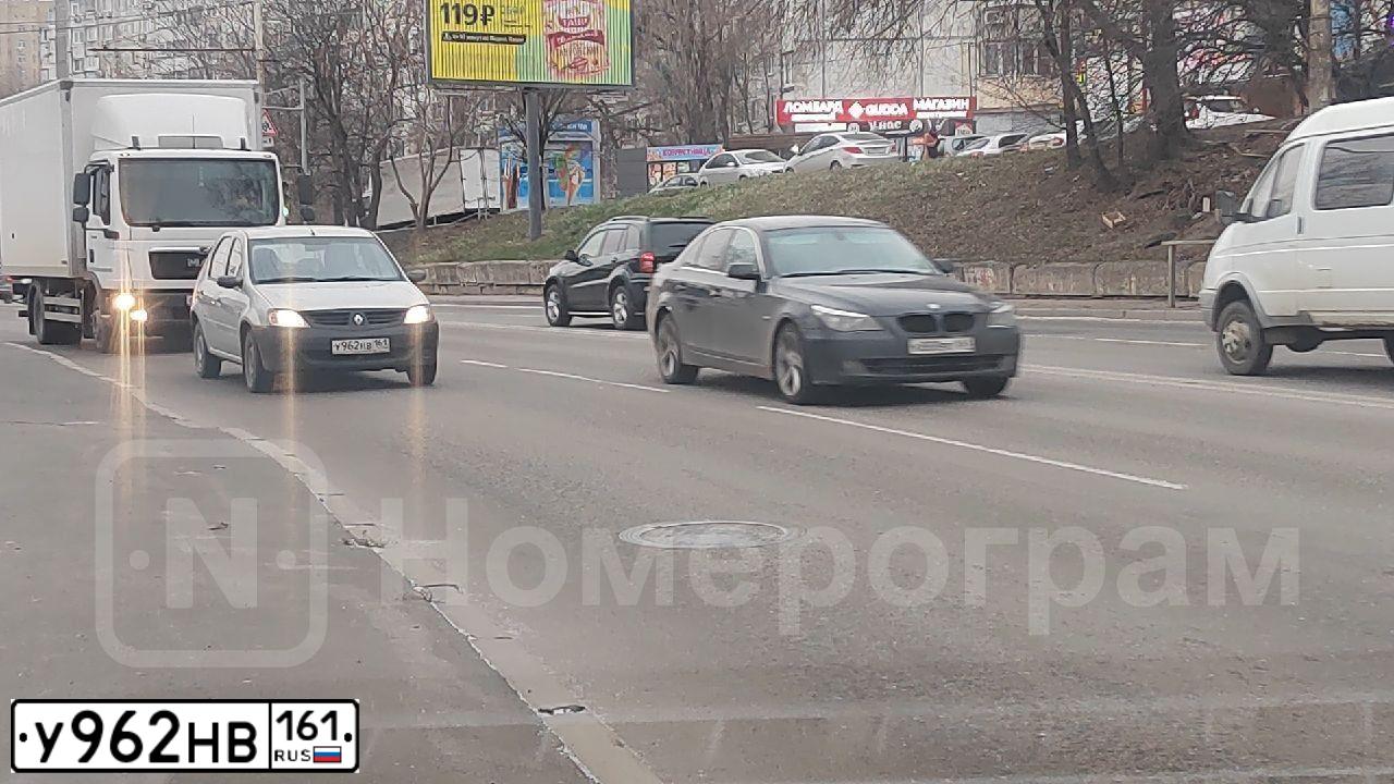 Фото автомобиля RENAULT LOGAN, 2008 — госномер Е618АХ180. Цвет: СЕРЫЙ