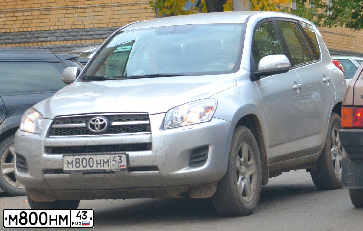 Фото автомобиля TOYOTA RAV4, 2013 — госномер Х275ОМ43. Цвет: СЕРЫЙ