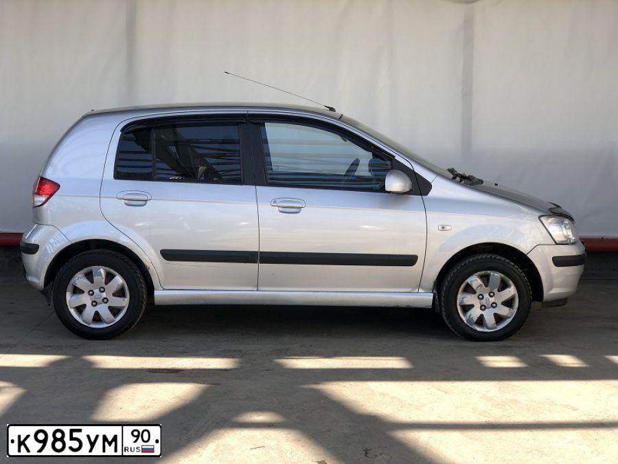 Фото автомобиля HYUNDAI GETZ, 2005 — госномер В433РР799. Цвет: Серебристый