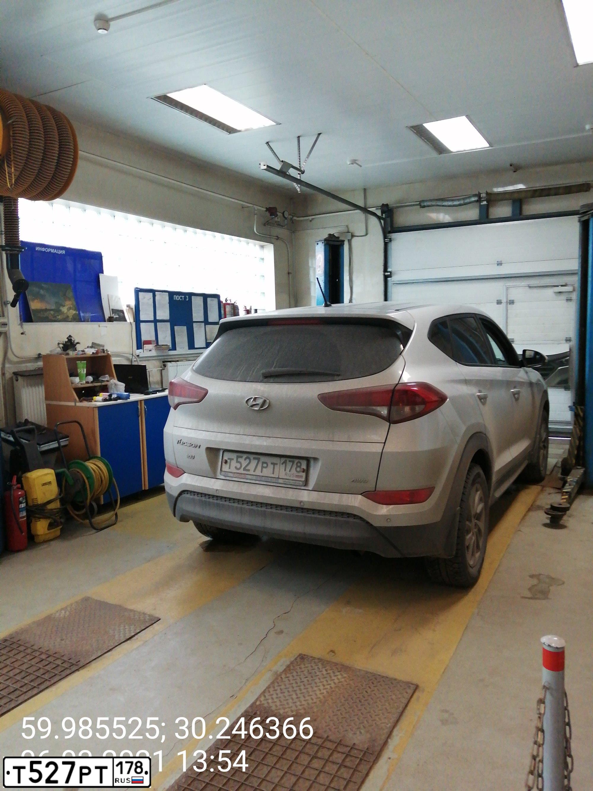 Фото автомобиля HYUNDAI TUCSON, 2016 — госномер Т527РТ178. Цвет: СЕРЕБРИСТЫЙ