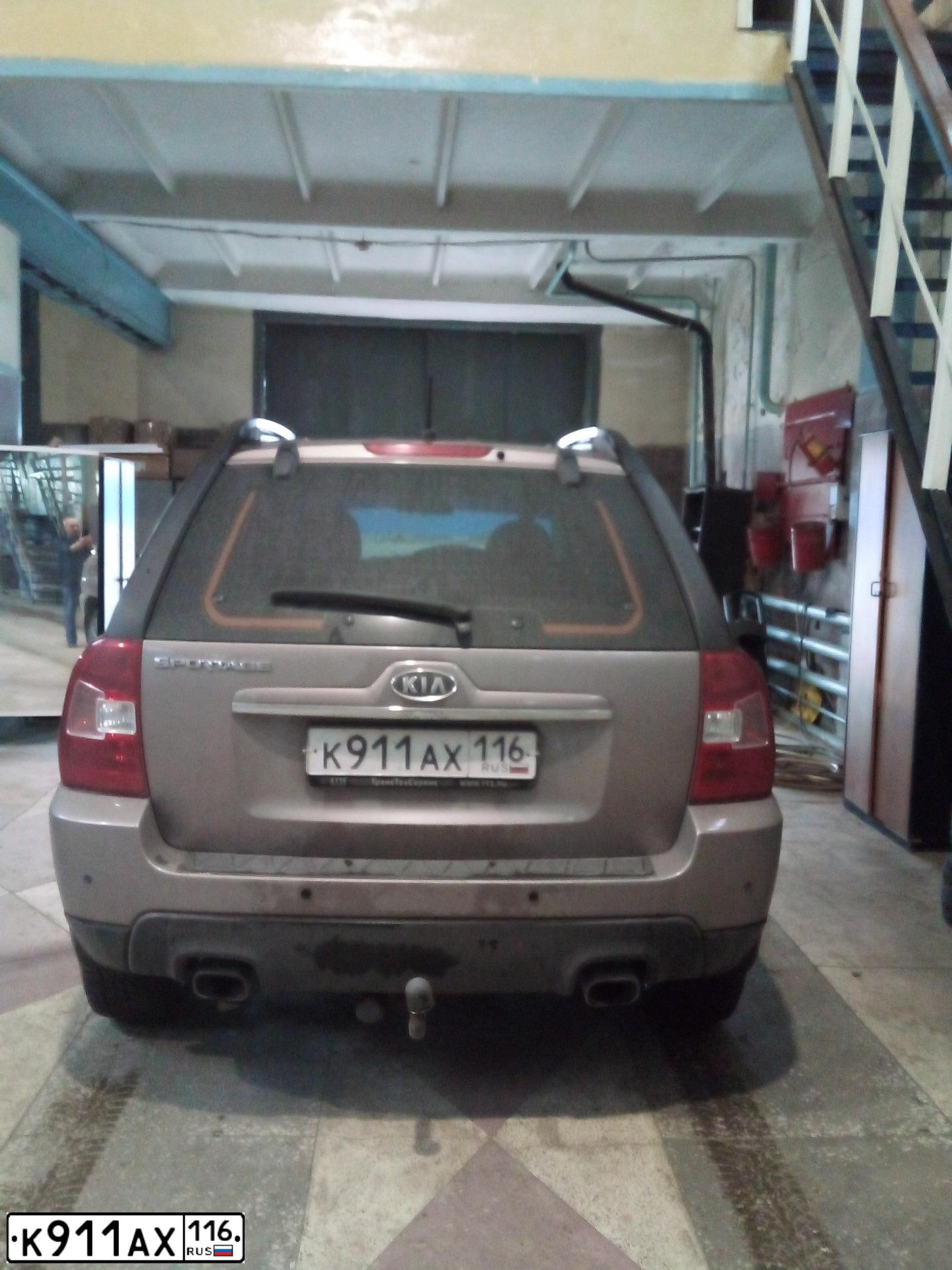 Фото автомобиля KIA RIO, 2003 — госномер В975ВА702. Цвет: БЕЖЕВЫЙ