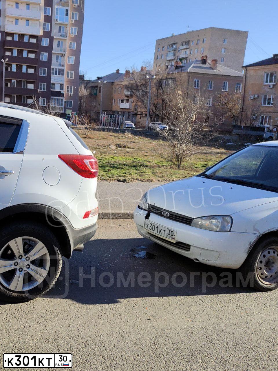 Фото автомобиля LADA 1119 KALINA, 2012 — госномер К301КТ30. Цвет: БЕЛЫЙ