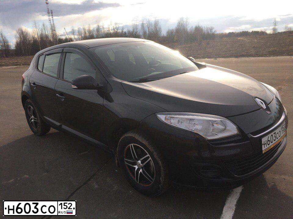 Фото автомобиля RENAULT MEGANE, 2014 — госномер Р878МА152. Цвет: ЧЕРНЫЙ