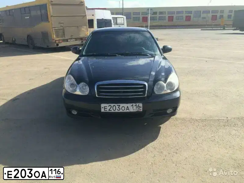 Фото автомобиля HYUNDAI SONATA, 2005 — госномер К370УО763. Цвет: ЧЕРНЫЙ