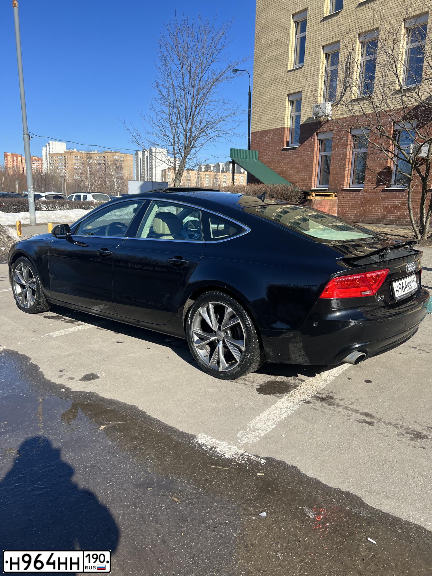 Фото автомобиля AUDI A7, 2011 — госномер Р111УВ790. Цвет: ЧЕРНЫЙ