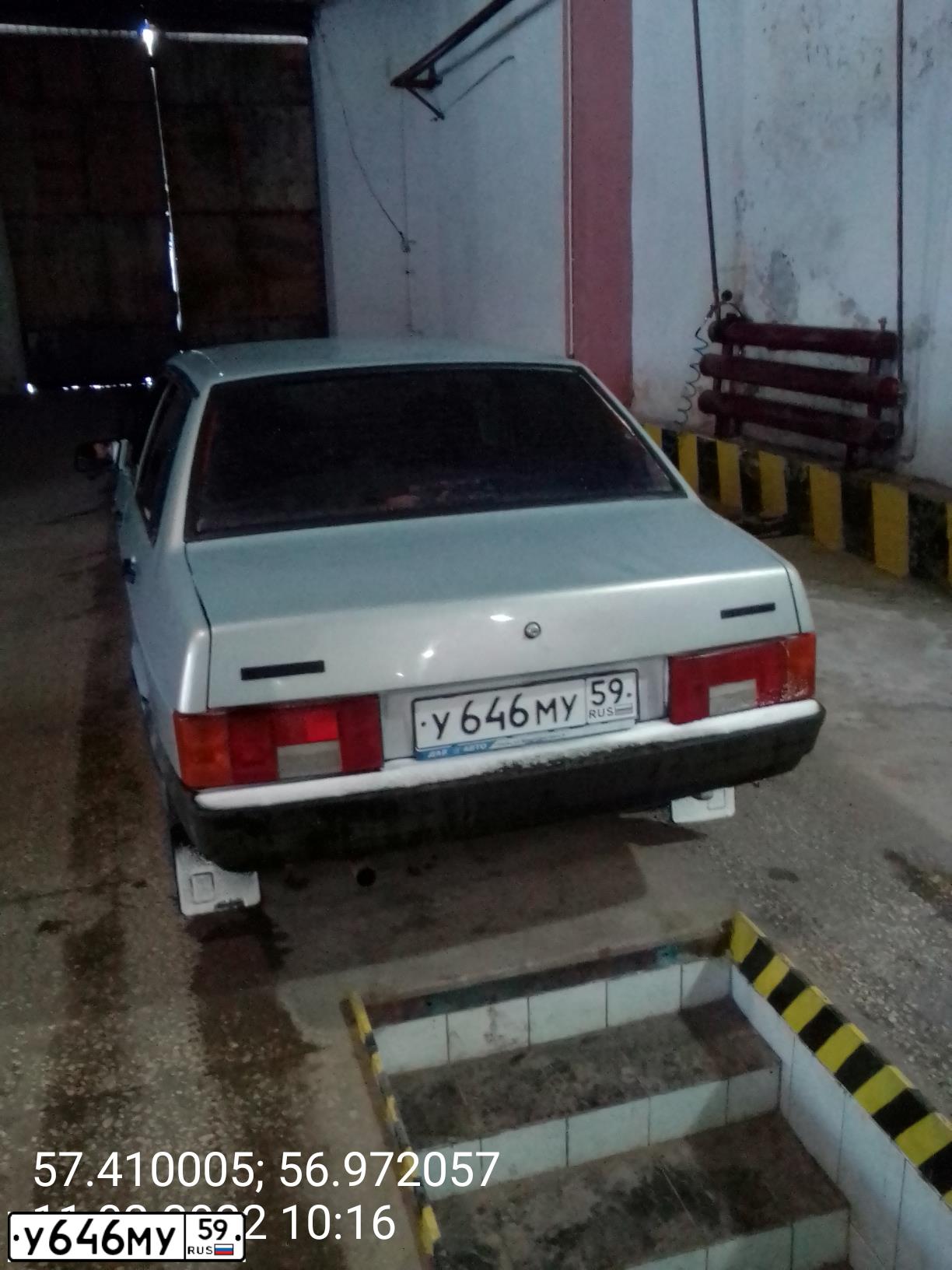 Фото автомобиля LADA 2109 SAMARA, 2004 — госномер Н562УМ159. Цвет: СЕРЕБРИСТО-ЖЕЛТЫЙ