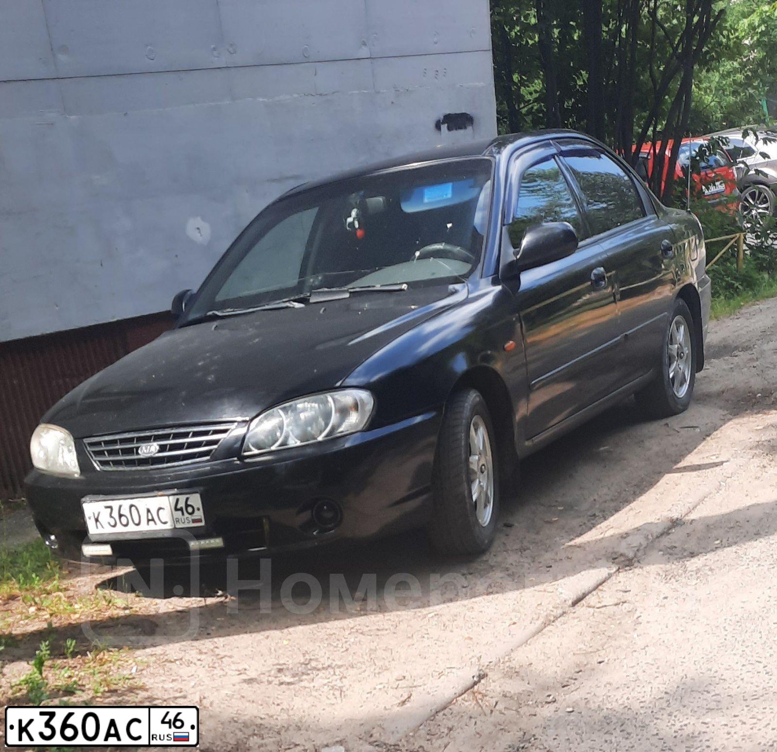 Фото автомобиля KIA SPECTRA, 2008 — госномер К360АС46. Цвет: ЧЕРНЫЙ ЖЕМЧУГ