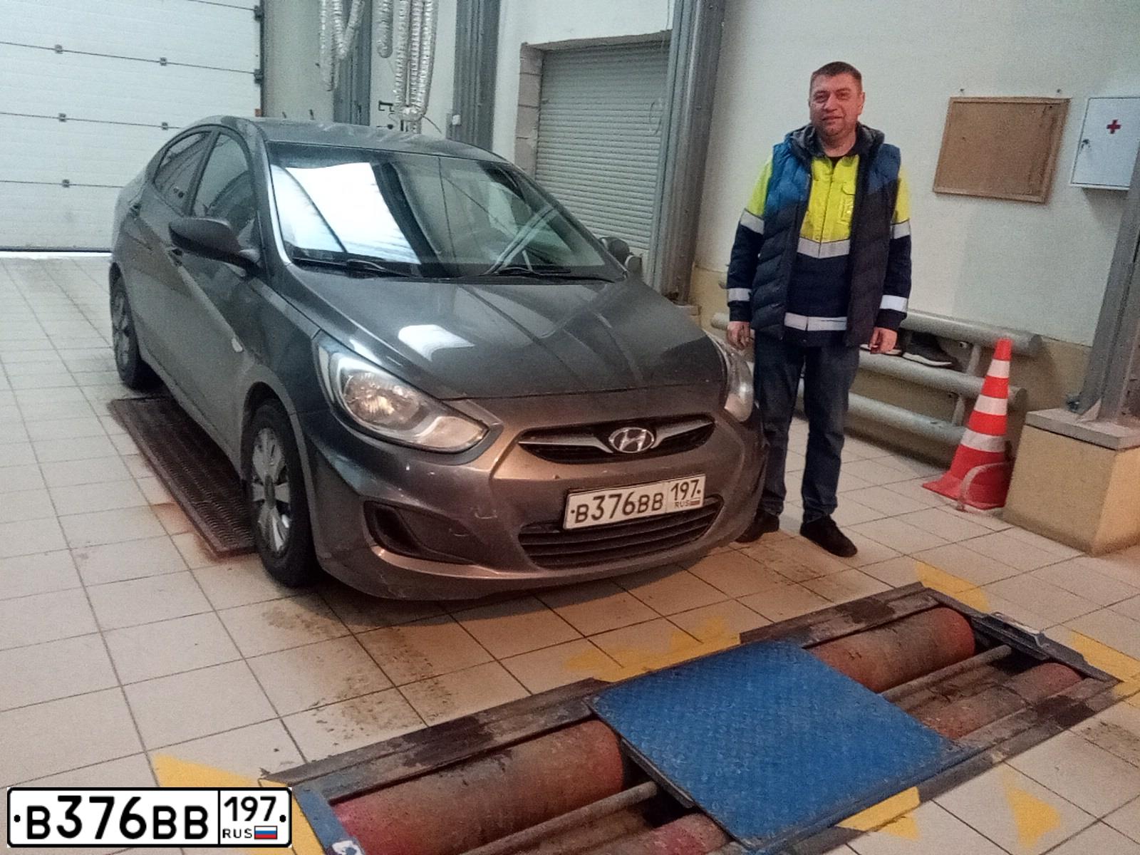 Фото автомобиля HYUNDAI SOLARIS, 2012 — госномер В376ВВ197. Цвет: ЧЕРНЫЙ