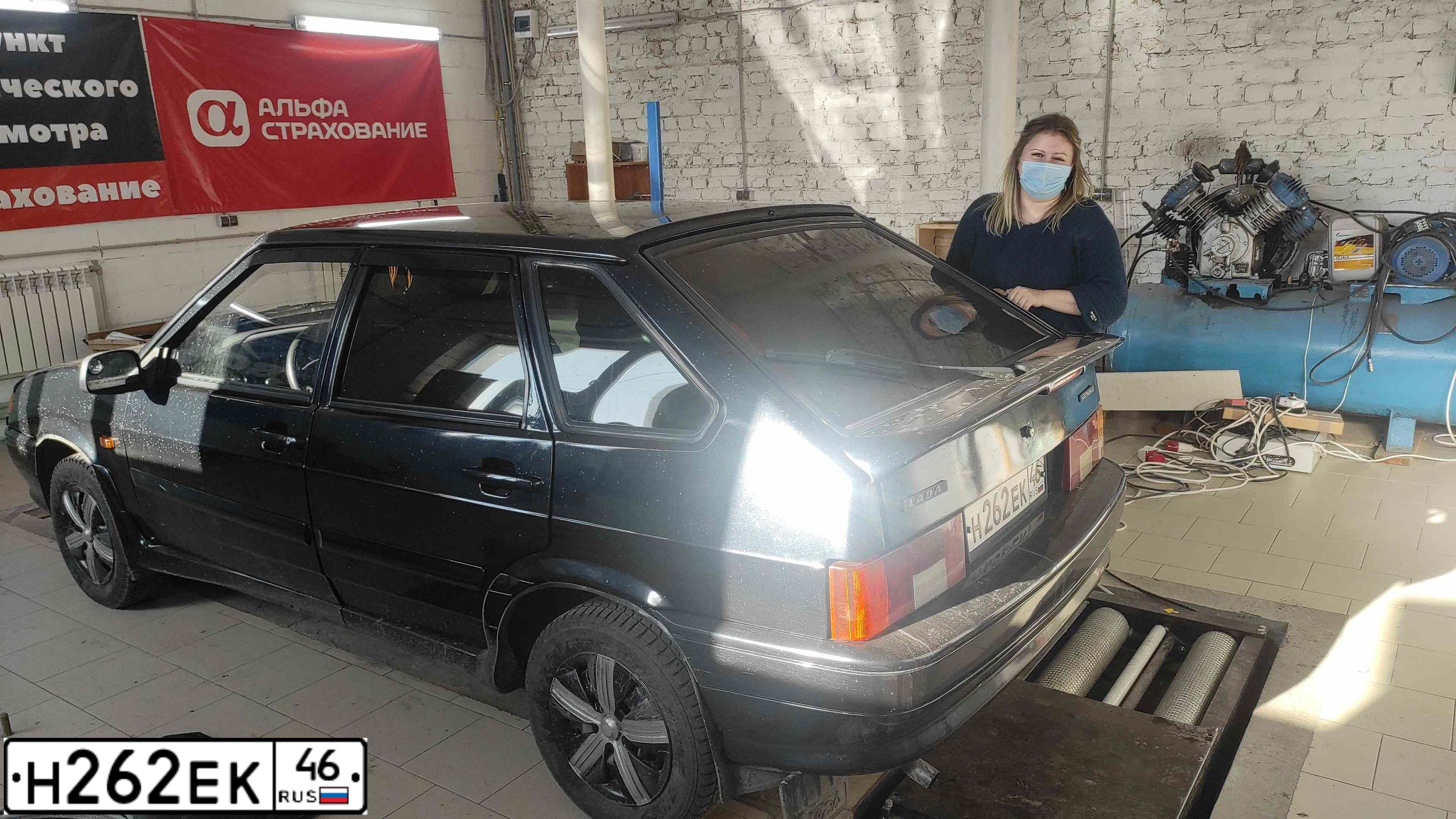 Фото автомобиля LADA 2114 SAMARA, 2009 — госномер О869УМ46. Цвет: ГРАФИТОВЫЙ МЕТАЛЛИК