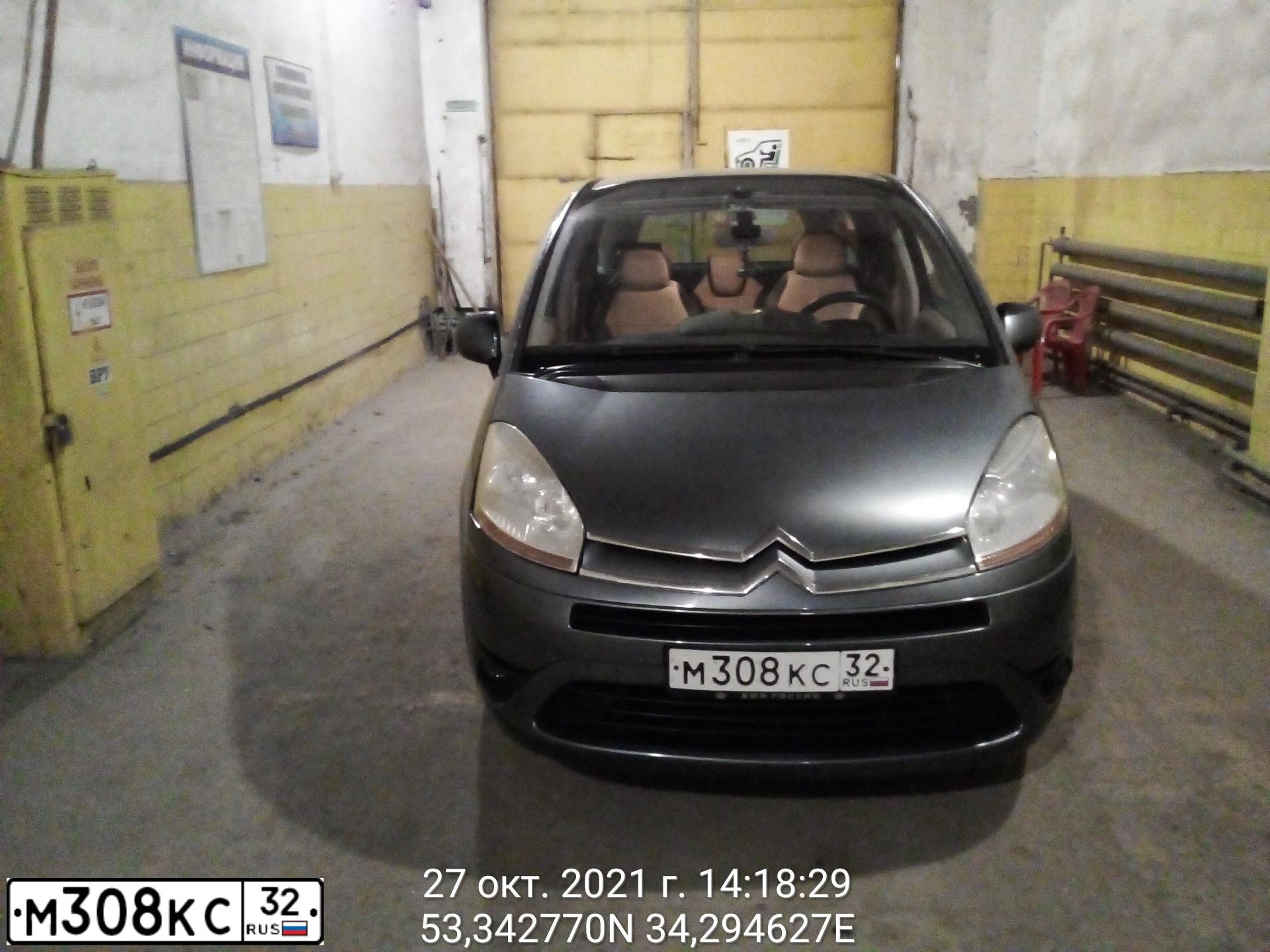 Фото автомобиля CITROEN C4 PICASSO, 2008 — госномер М308КС32. Цвет: СЕРЫЙ