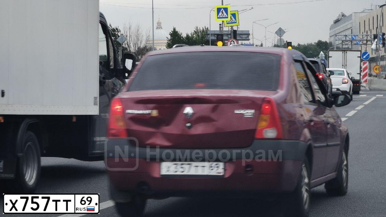 Фото автомобиля LADA 2112, 2007 — госномер В595ТН69. Цвет: СЕРО-СИНЕ-ЗЕЛЕНЫЙ