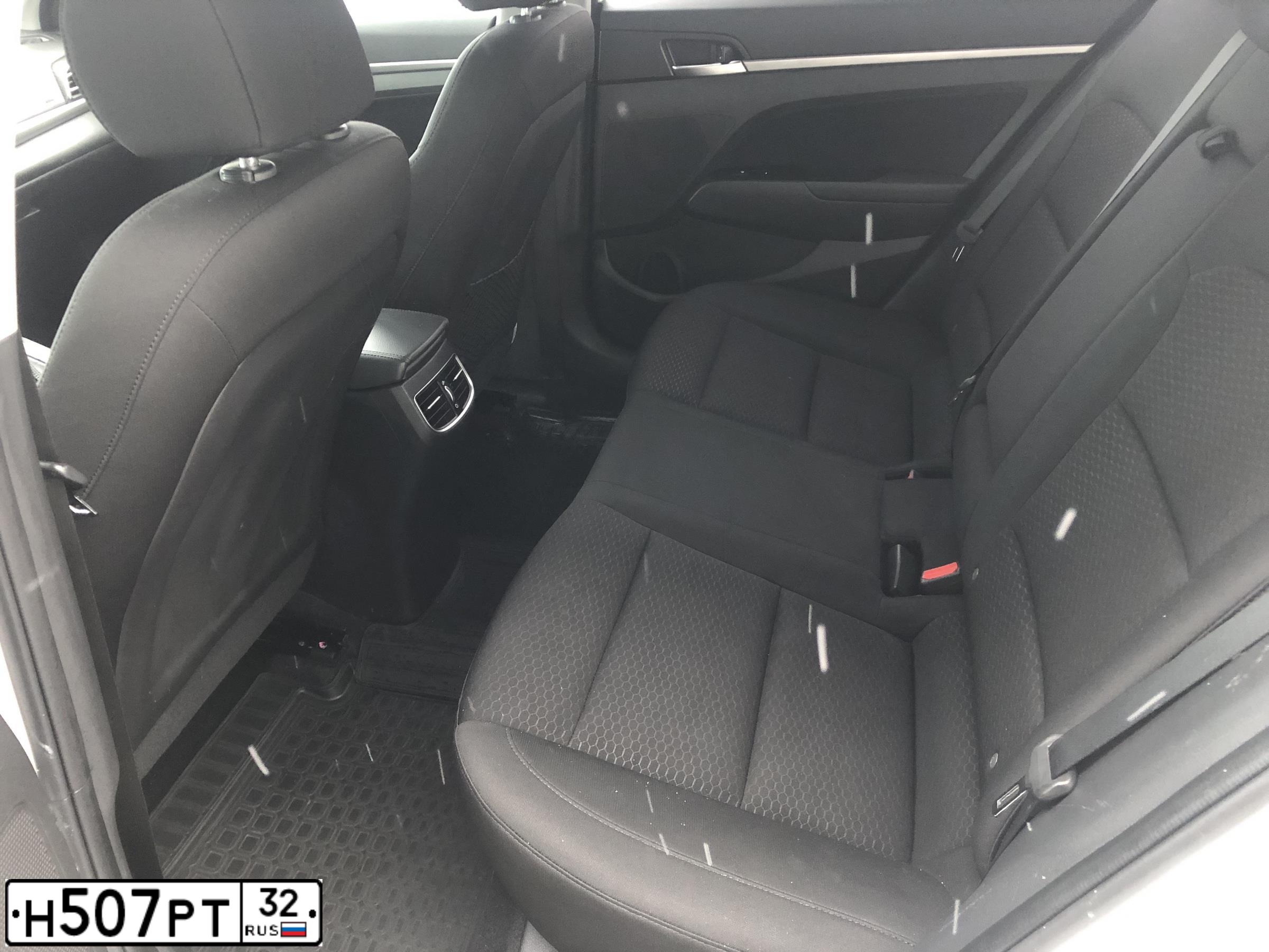 Фото автомобиля HYUNDAI I ELANTRA, 2019 — госномер Н507РТ32. Цвет: БЕЛЫЙ