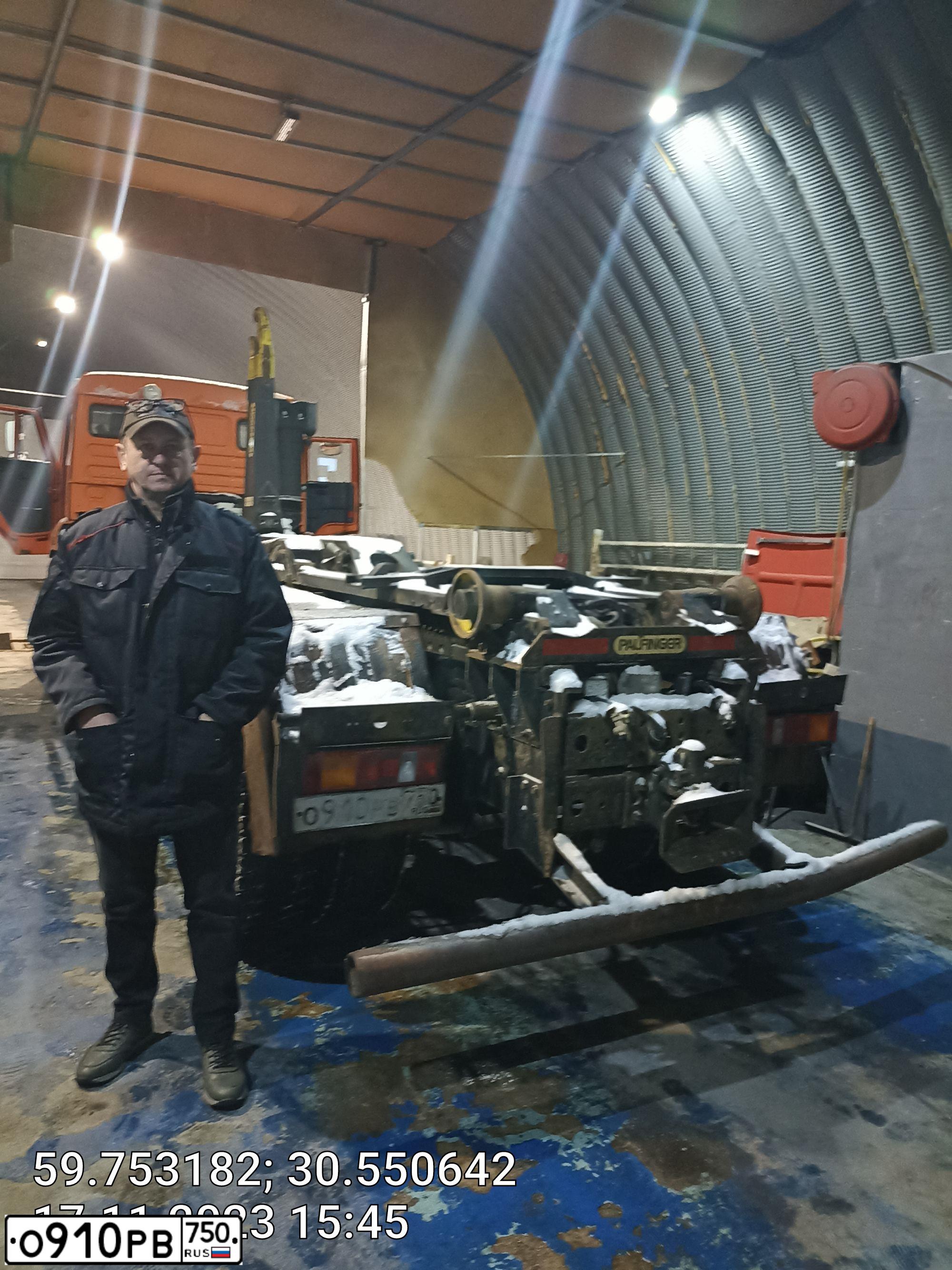 Фото автомобиля KAMAZ 6520 /6X4/, 2017 — госномер С991ТТ198. Цвет: Оранжевый RAL 2009