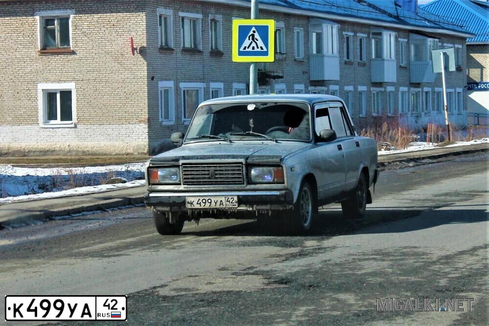 Фото автомобиля LADA 2107, 2010 — госномер К499УА42. Цвет: СВЕТЛО-СЕРЕБРИСТЫЙ МЕТАЛЛ