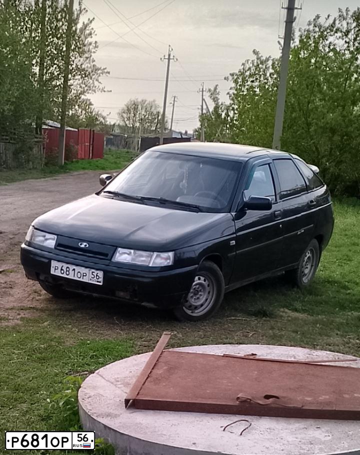 Фото автомобиля LADA 2112, 2004 — госномер Р681ОР56. Цвет: Темно-зеленый