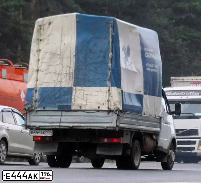 Фото автомобиля GAZ 3302 GAZEL, 2006 — госномер У787КМ72. Цвет: Коричневый