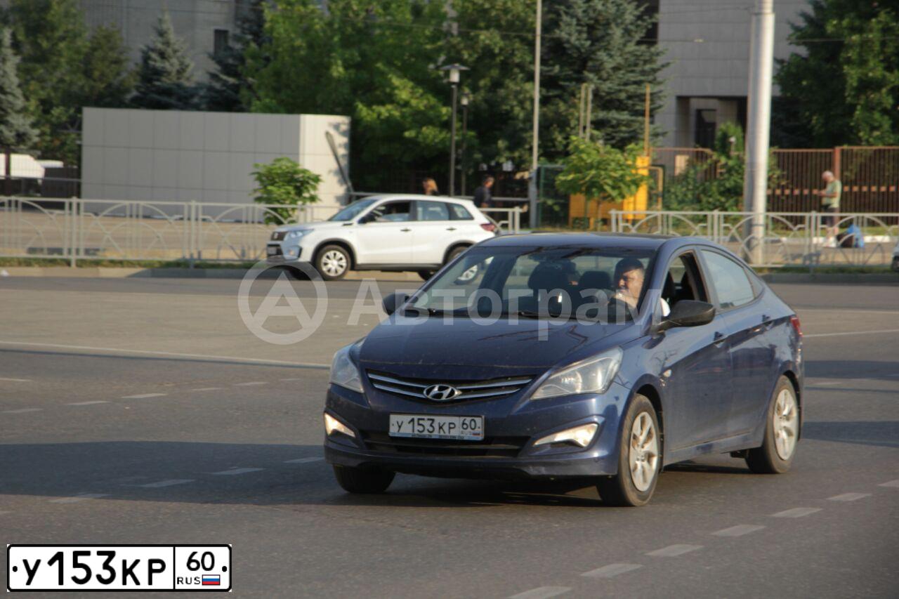 Фото автомобиля HYUNDAI SOLARIS, 2014 — госномер У153КР60. Цвет: СИНИЙ