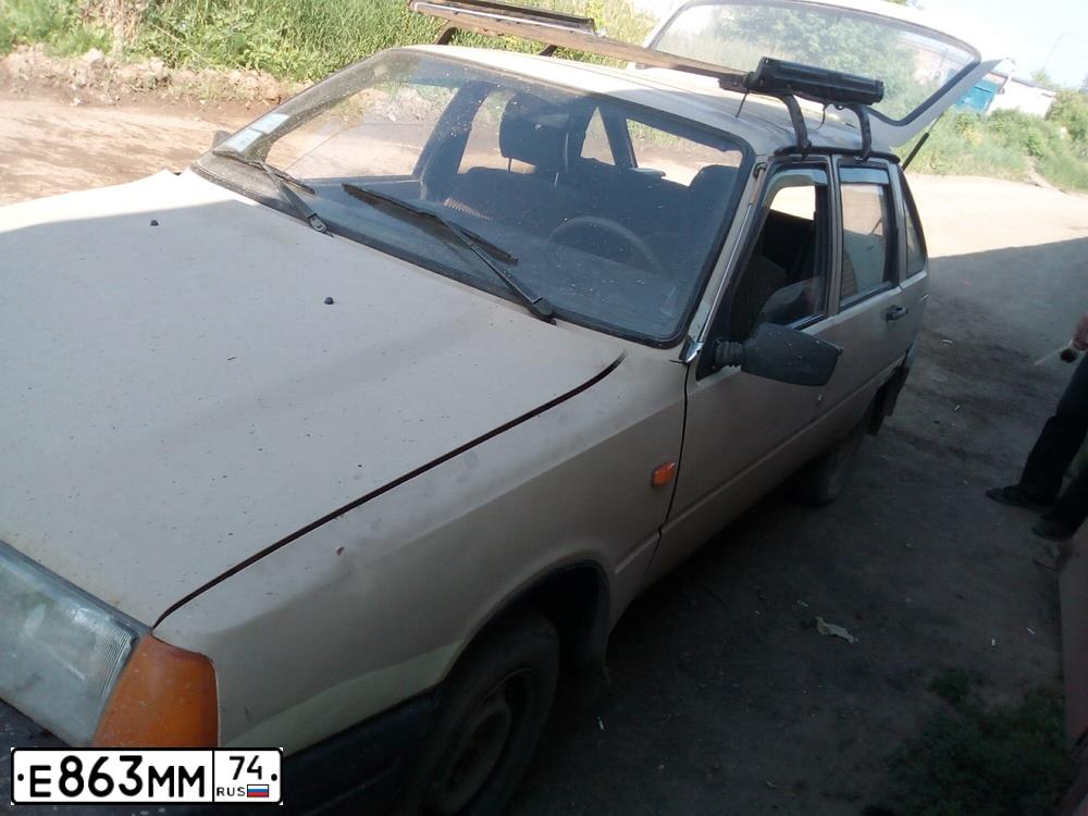 Фото автомобиля IZH 2126, 1993 — госномер Е863ММ74. Цвет: БЕЖЕВЫЙ