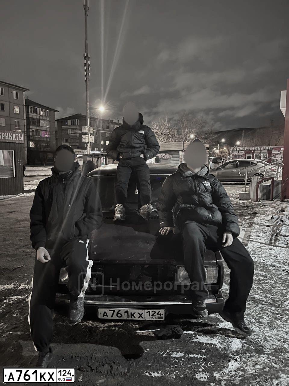 Фото автомобиля LADA 2107, 2008 — госномер А761КХ124. Цвет: Коричневый