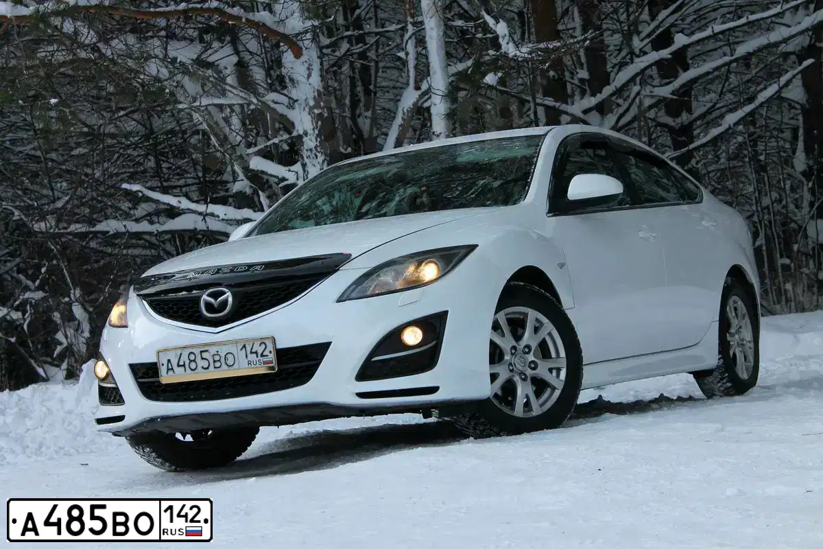 Фото автомобиля MAZDA A 6, 2012 — госномер А485ВО142. Цвет: Белый
