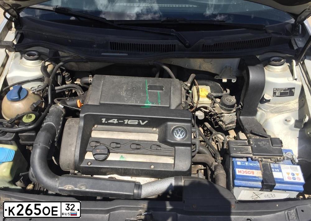 Фото автомобиля VOLKSWAGEN GOLF, 1998 — госномер К265ОЕ32. Цвет: серебристый