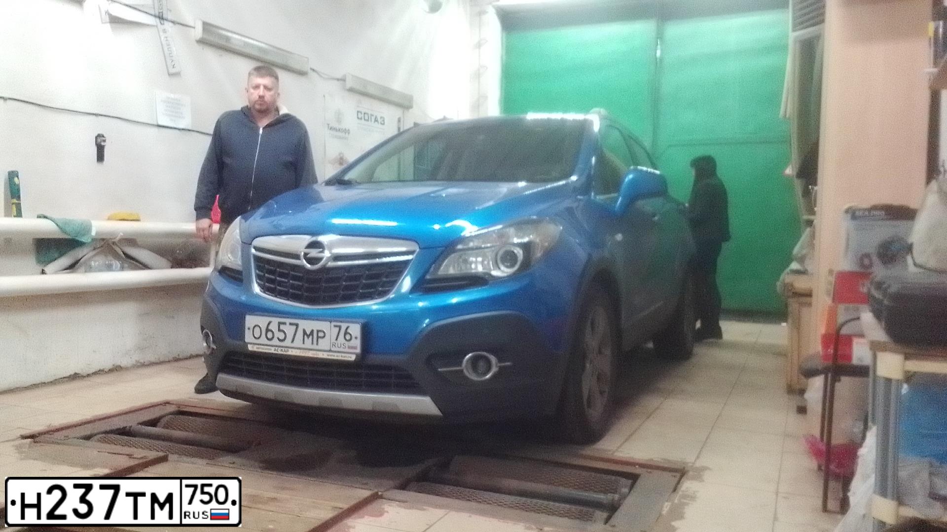 Фото автомобиля МЕРСЕДЕС-БЕНЦ ML 350 4MATIC, 2010 — госномер Т880МА07. Цвет: ЧЕРНЫЙ