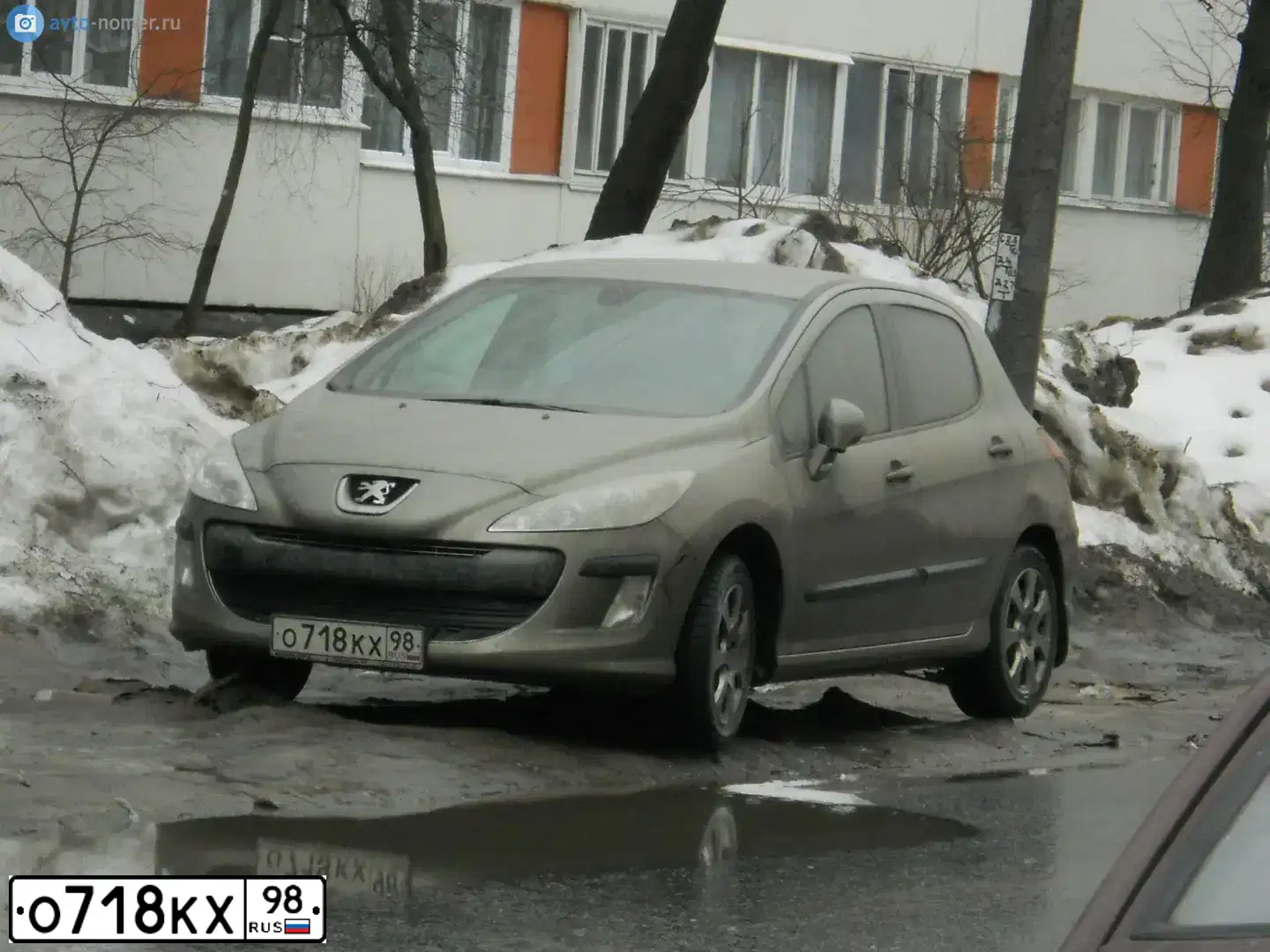 Фото автомобиля PEUGEOT 308, 2010 — госномер М560АВ53. Цвет: СЕРЫЙ