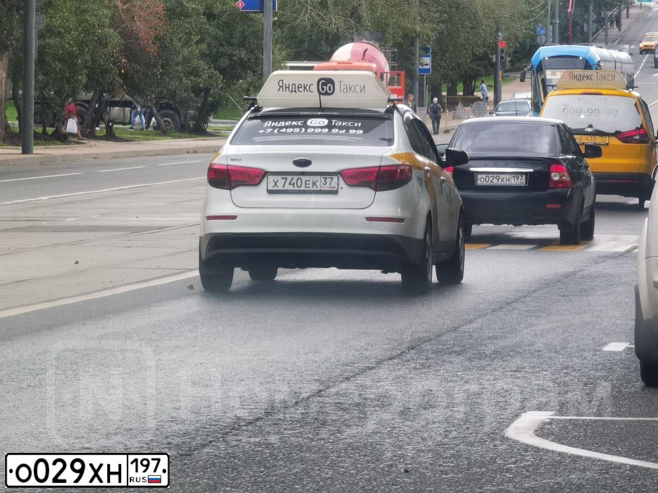 Фото автомобиля LADA 2170 PRIORA, 2012 — госномер Н683УМ33. Цвет: СИНЕ-ЧЕРНЫЙ
