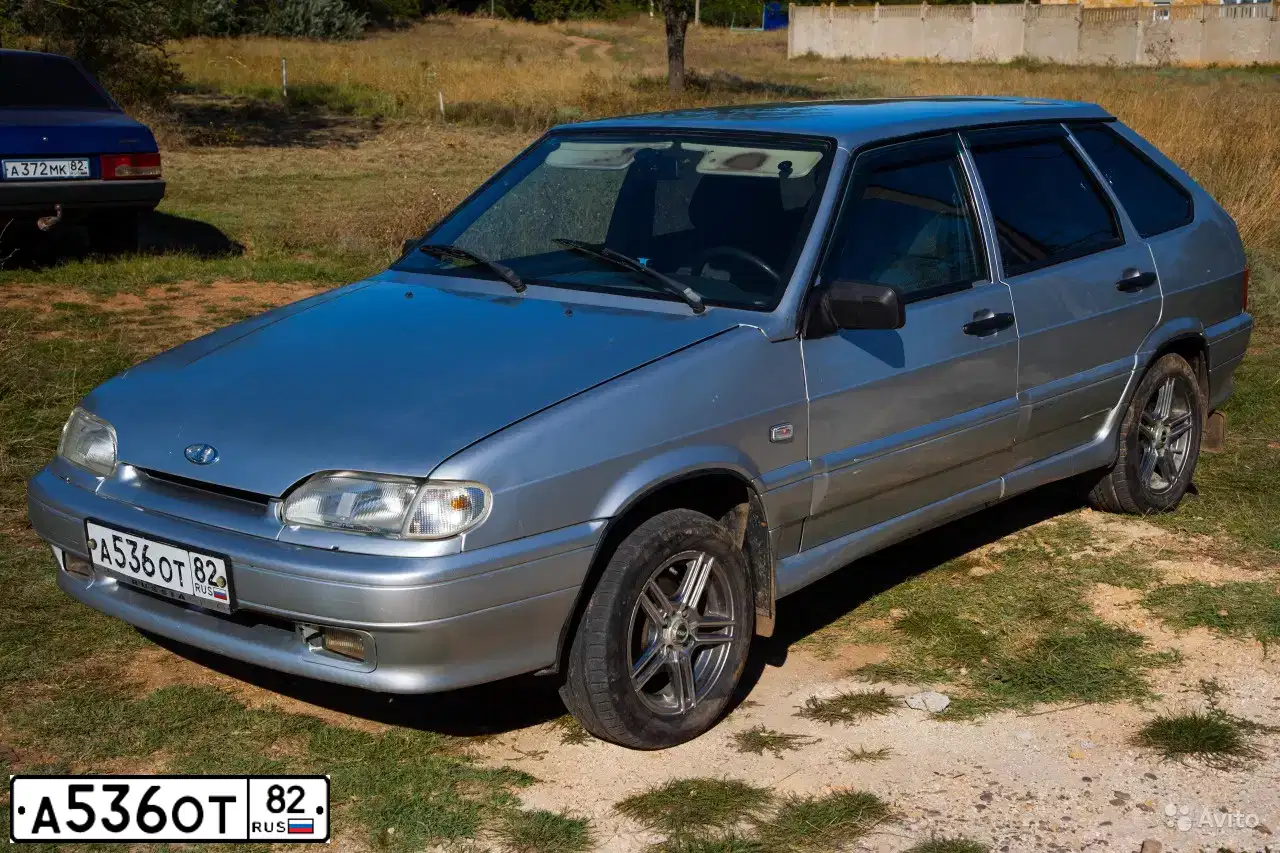 Фото автомобиля LADA 2114, 2005 — госномер Н842ХЕ82. Цвет: СВЕТЛО-СЕРЕБРИСТЫЙ МЕТАЛЛ